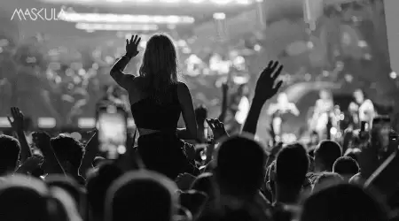 Konser Aman, Gaya Tetap Keren: Checklist Buat Cowok Sebelum Nonton Konser