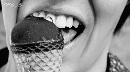 Ngilu Pas Makan Es Krim? Kenali Penyebab dan Solusi Gigi Sensitif