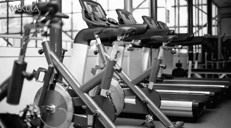 Treadmill vs. Static Bike: Mana yang Lebih Efektif Buat Bakar Lemak?